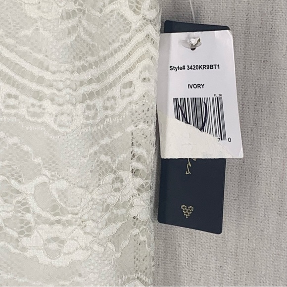 City Triangles~NWT~Sleeveless High Neck Ivory Lace‎ Mini Shift Dress~Sz 2XL - Picture 10 of 14